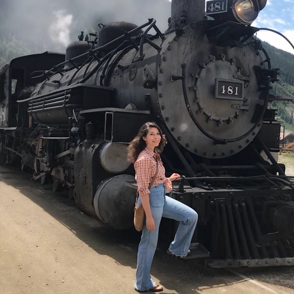 Meet your Posher, Brandi - Picture 1 of 8